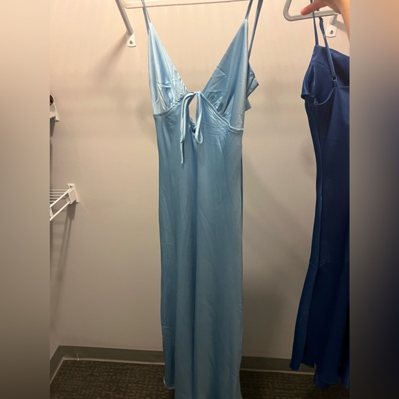 Flora satin maxi dress- ice blue - Picture 4 of 5